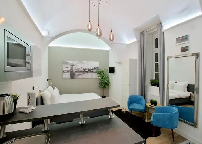Standard Apartment By Hi5 - Nagysandor Street *